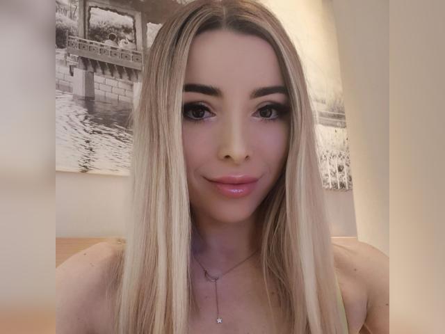 Welcome to cammodel profile for KassandraSakura: Latex & rubber