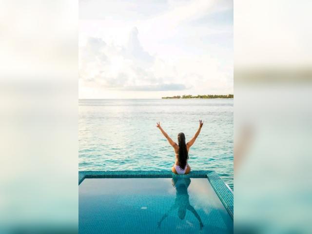 Explore your dreams with webcam model EbonySeductresx: Piercings & tattoos