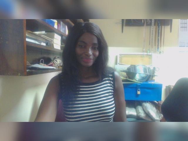 Connect with webcam model TallDivaNoir: Squirting