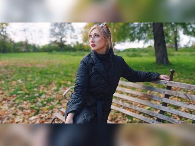 Adult chat with WarmBlonde: Conversation