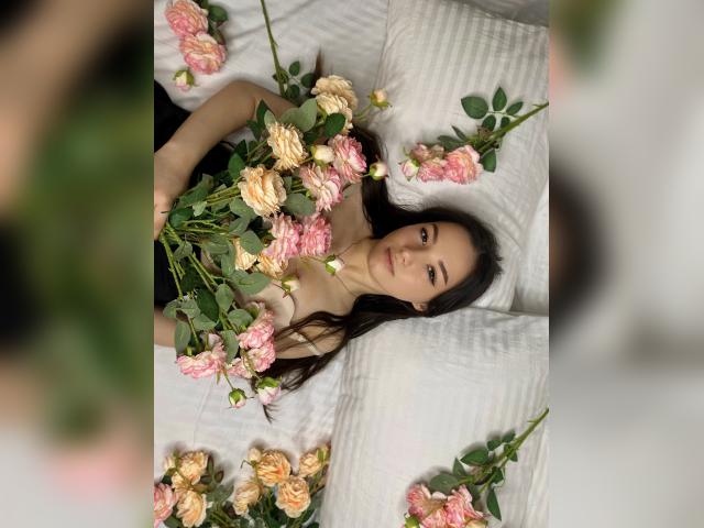 Welcome to cammodel profile for AmberB88: Dancing