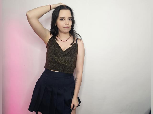 Adult chat with AndreaKiss: Legs, feet & shoes