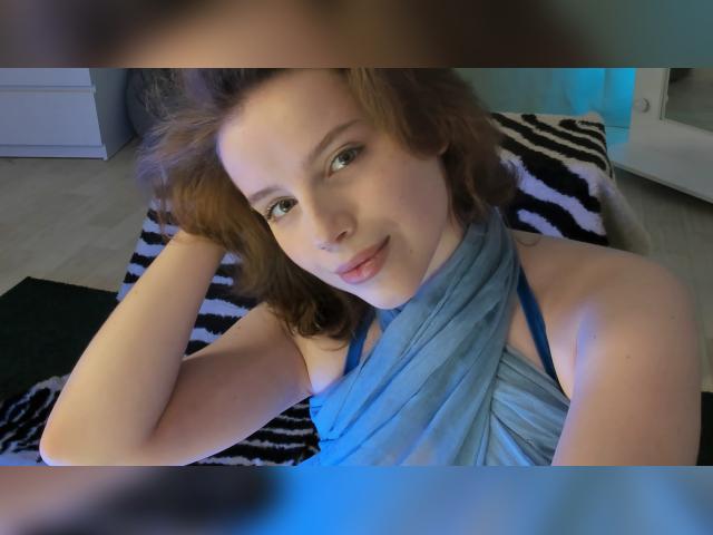 Adult chat with GabiAddams: Nails