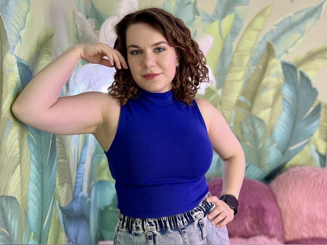 Welcome to cammodel profile for TeonaX67: Piercings & tattoos