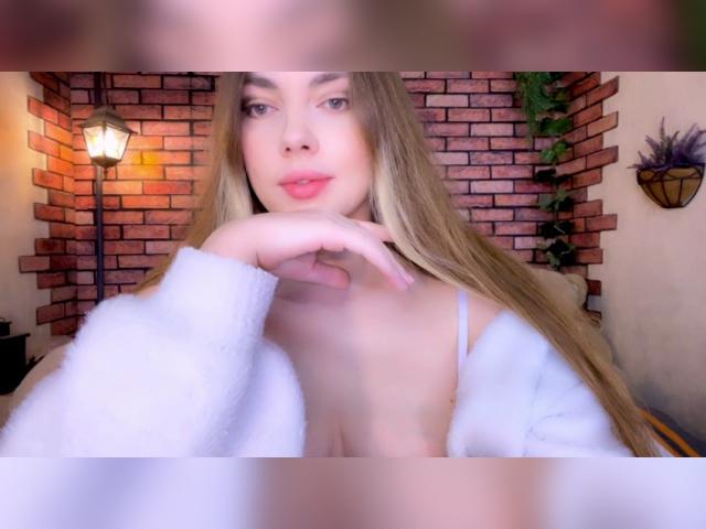 Why not cam2cam with EvaStarXXXX: Piercings & tattoos