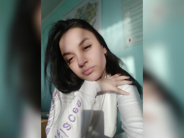 Welcome to cammodel profile for HelenaX: Legs, feet & shoes