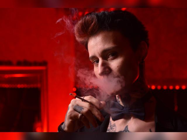 Adult chat with KennyXSX: Latex & rubber