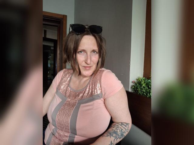 Welcome to cammodel profile for AllaSowinskaya: Latex & rubber