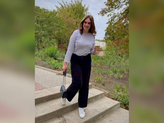 Adult webcam chat with HessLuna: Ask about my other interests