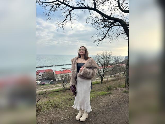 Welcome to cammodel profile for JennyGo: Dancing