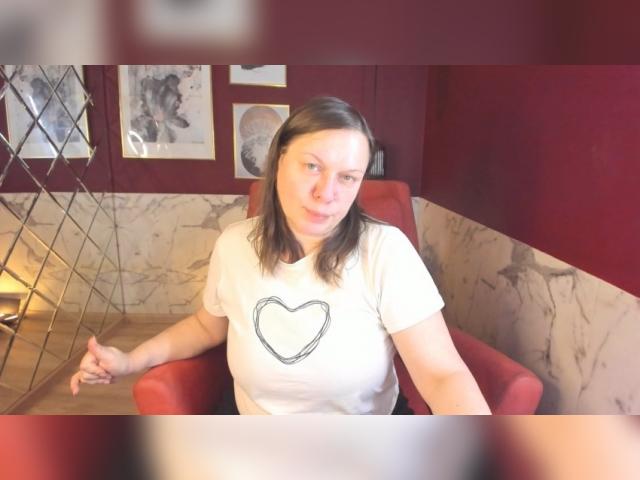 Welcome to cammodel profile for KellyPerfection: Exhibition