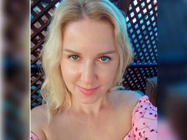 Why not cam2cam with SunnySuzzy: Exercise