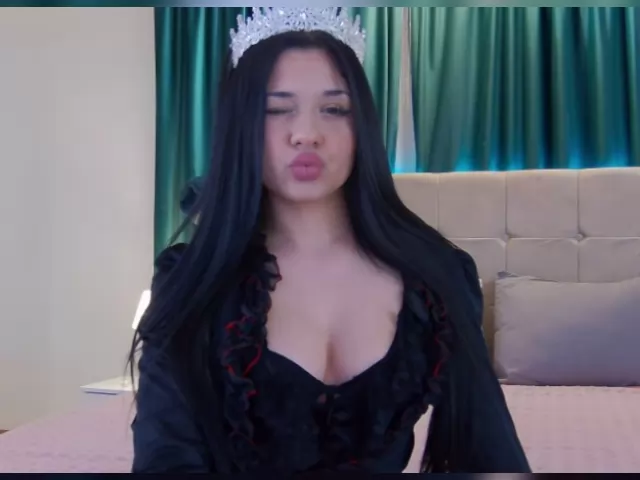 Welcome to cammodel profile for NaomiBelle: Role playing