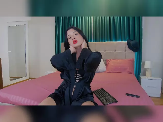 Start video chat with NaomiBelle: Exhibition