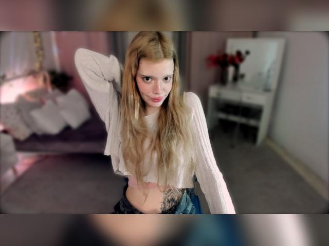 Welcome to cammodel profile for SweetMell: Latex & rubber