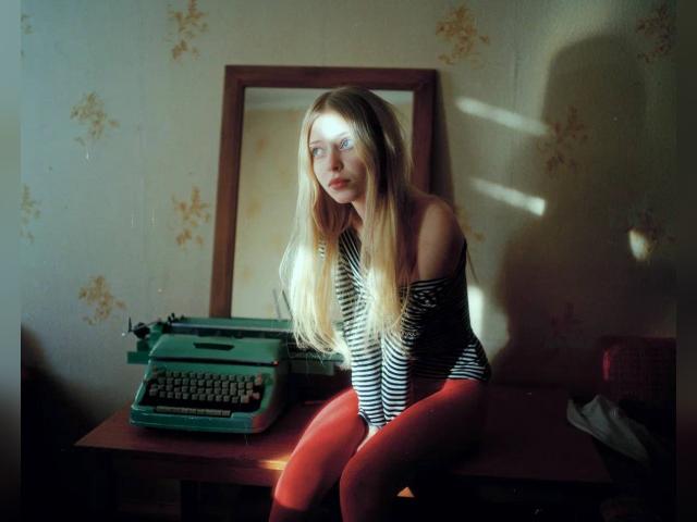 Welcome to cammodel profile for ElizaSadCat: Lingerie & stockings