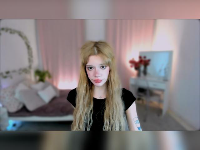 Welcome to cammodel profile for SweetMell: Latex & rubber