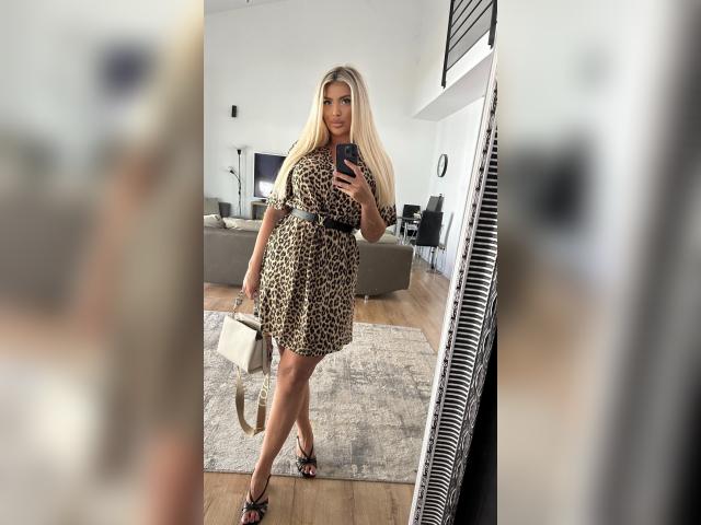 Welcome to cammodel profile for MissGraceFindom: Leather