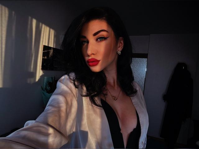 Adult chat with GoddessBlaze: Legs, feet & shoes