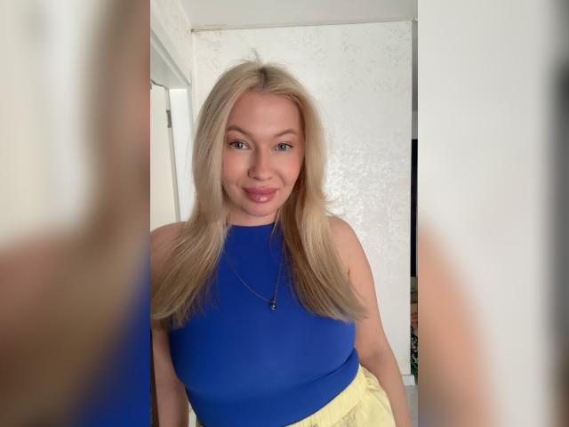 Why not cam2cam with SweetLisaCandy: Travel