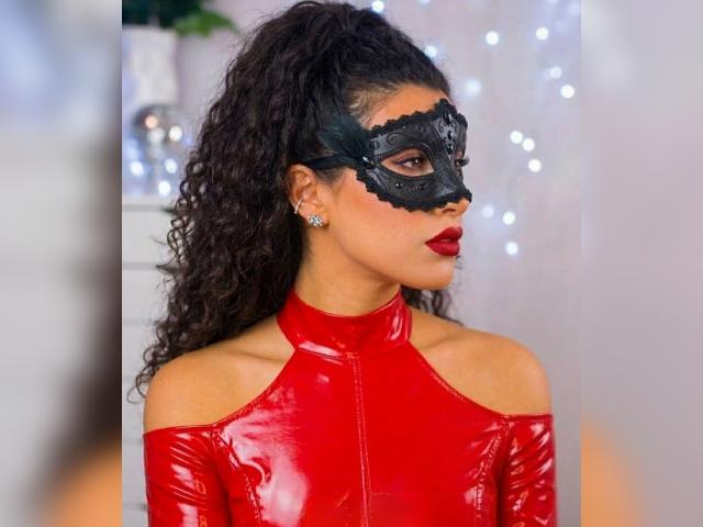 Welcome to cammodel profile for NoirEmpress333: Legs, feet & shoes