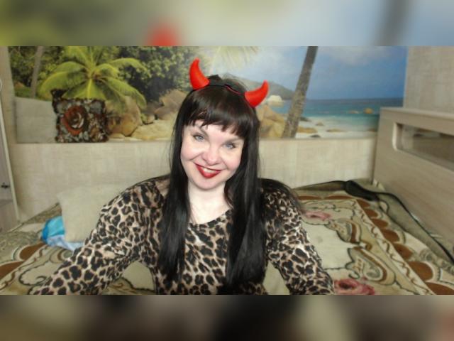 Why not cam2cam with Destinybbb: Kissing