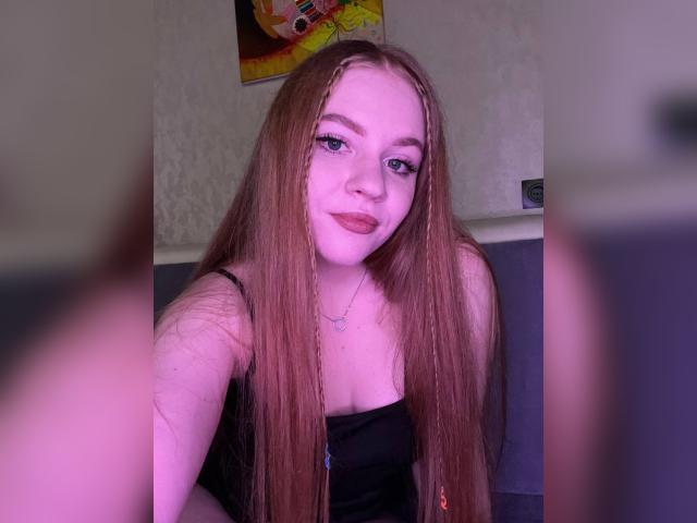 Explore your dreams with webcam model Aliceberry: Nylons