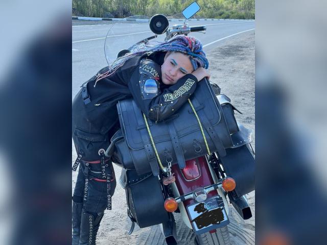Why not cam2cam with NeonBaddie: Leather