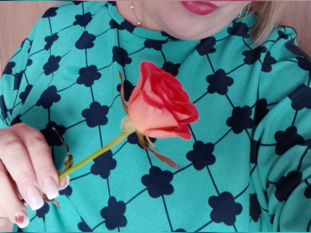 Connect with webcam model HoneyOlivia: Ask about my other interests