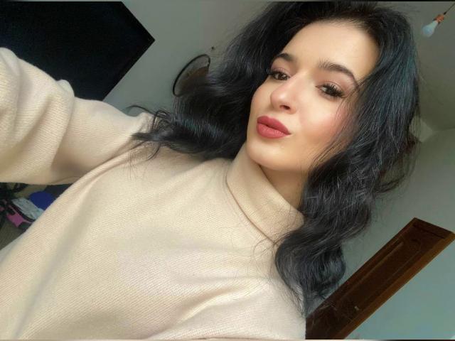 Welcome to cammodel profile for IvoryRose: Dancing