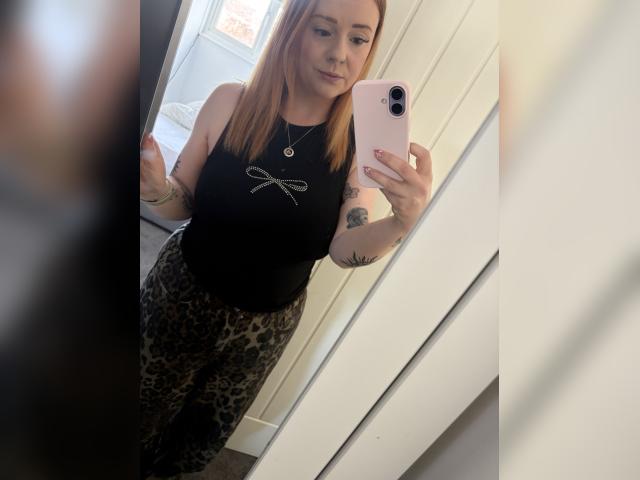 Adult chat with LunaBunni: Piercings & tattoos