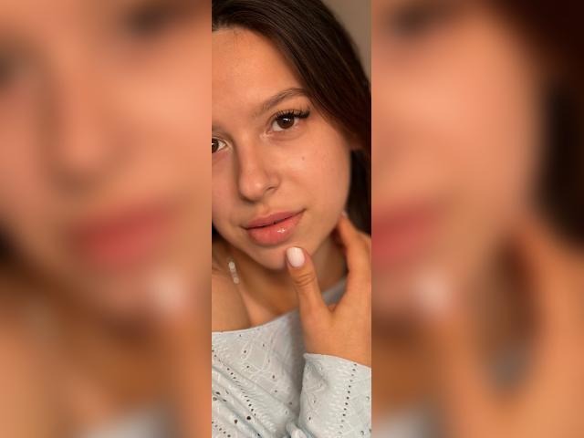 Welcome to cammodel profile for ElzaX: Legs, feet & shoes