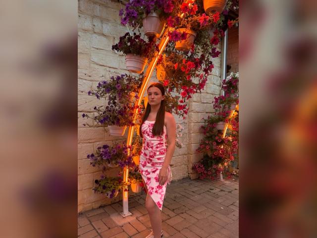 Welcome to cammodel profile for DariBelle: Dancing