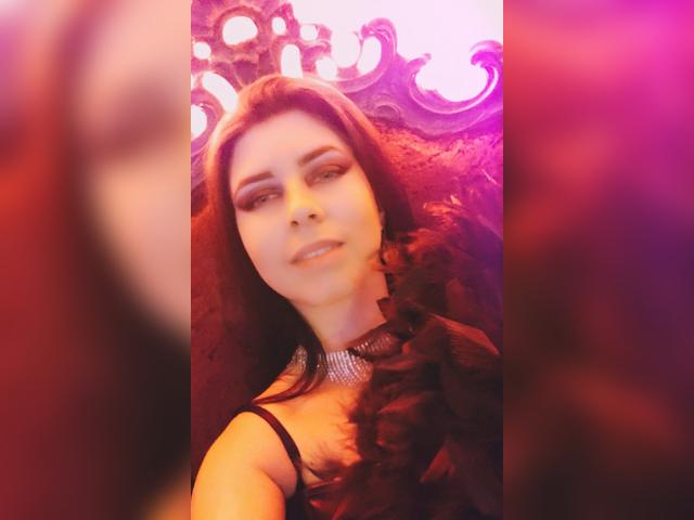 Explore your dreams with webcam model SiaVelvet: Ask about my Hobbies