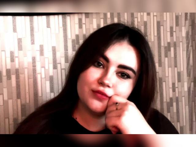 Welcome to cammodel profile for SweetCandy19: Smoking