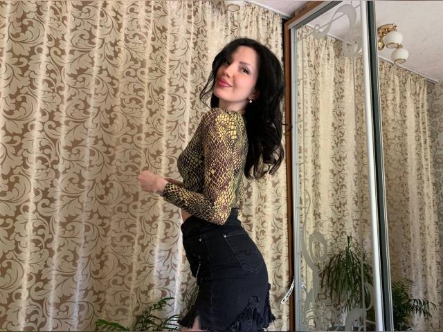 Why not cam2cam with BlondeinBlack: Strip-tease