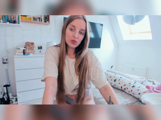 Adult chat with violetblue: Nails