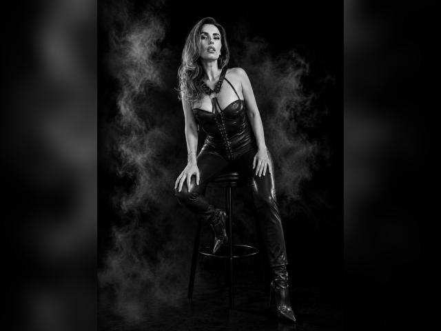 Adult chat with RheaAndersonn: Kissing