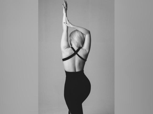 Adult webcam chat with HeyLolaTheOne1: Art