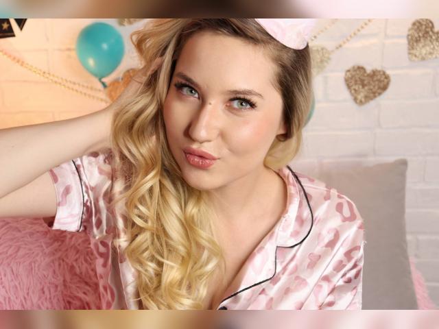 Adult chat with SaraX: Nails