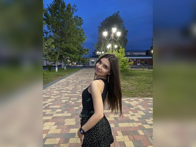 Why not cam2cam with luuna69