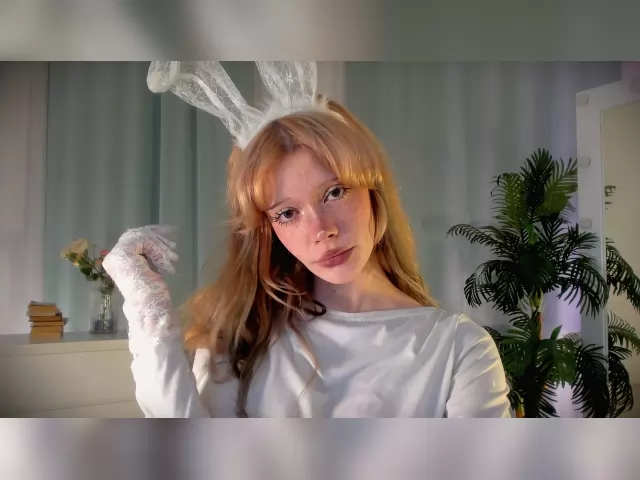 Webcam chat profile for SweetMell: Leather