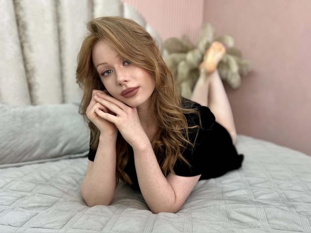Adult chat with BiancaG89: Legs, feet & shoes