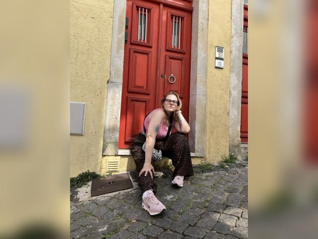 Adult chat with RiriWannabe: Ask about my Hobbies