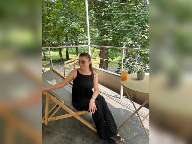 Connect with webcam model DreamGirll
