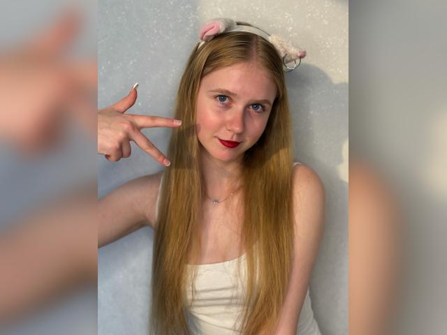 Welcome to cammodel profile for BlondePolly: Fitness
