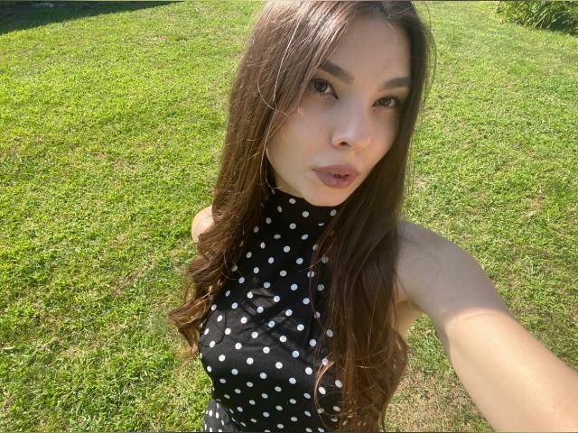 Why not cam2cam with luuna69