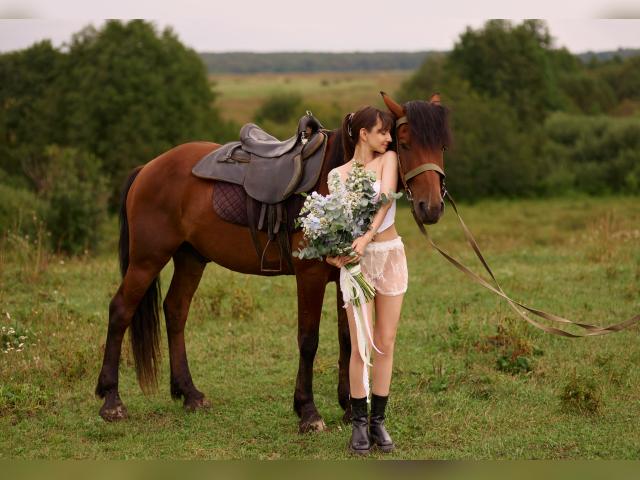 Welcome to cammodel profile for CarolinaBrava: Legs, feet & shoes