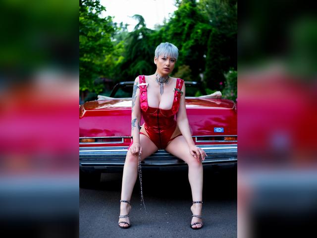 Adult chat with RubyReds: Legs, feet & shoes