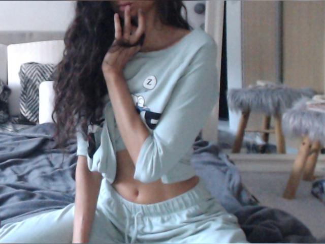 Visit LongSkinnyLegs profile
